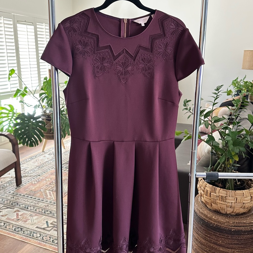 Ted Baker London Burgundy Dress w Floral Design and Sheer Cutouts Ted Sz 5